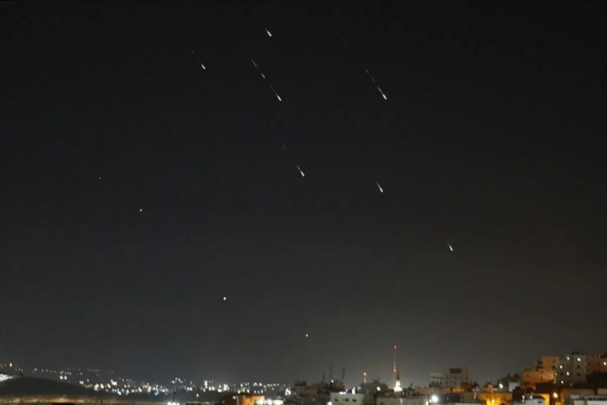 Ilustrasi - Serangan rudal Iran ke Israel. ANTARA/Anadolu/py. <b>(Antara)</b>