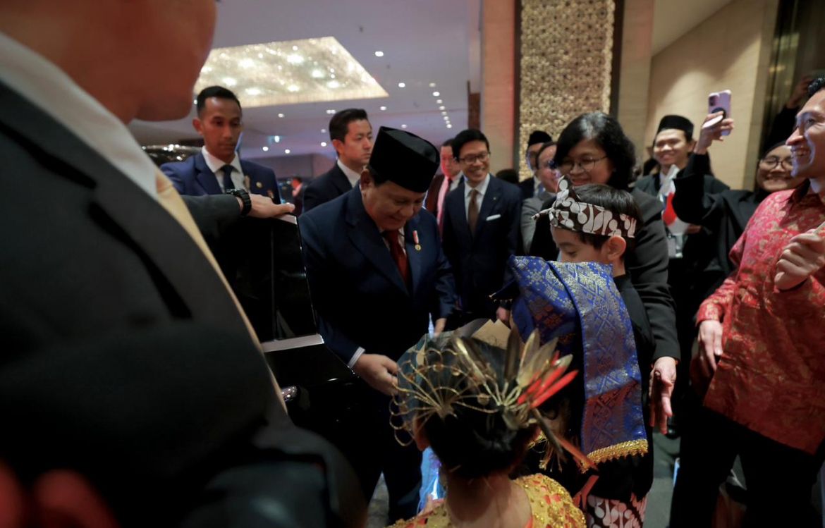 Prabowo Subianto tiba di Bandar Udara Haneda, Tokyo, Jepang untuk melakukan kunjungan resmi perdananya sebagai Presiden Republik Indonesia <b>(Sekretariat Presiden)</b>