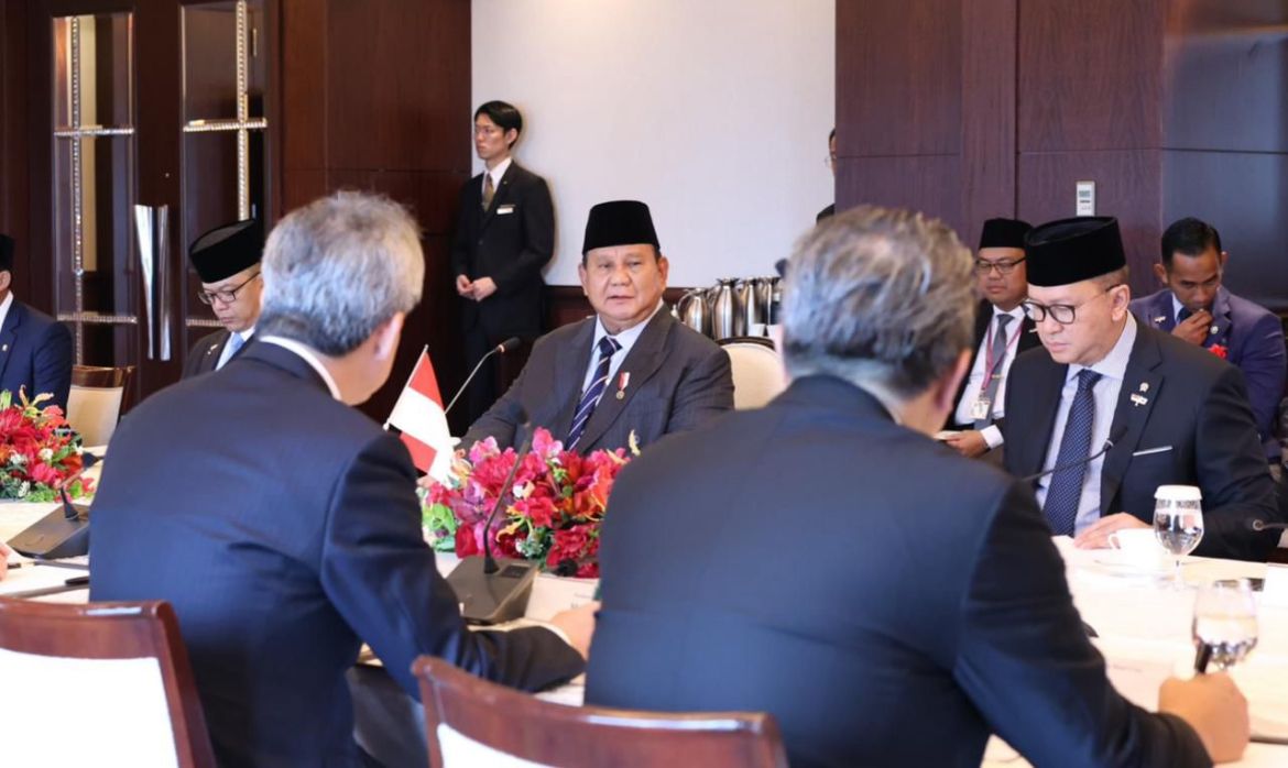 Prabowo Subianto melakukan pertemuan bersama 13 pimpinan perusahaan besar Jepang di Tokyo <b>(Sekretariat Presiden)</b>