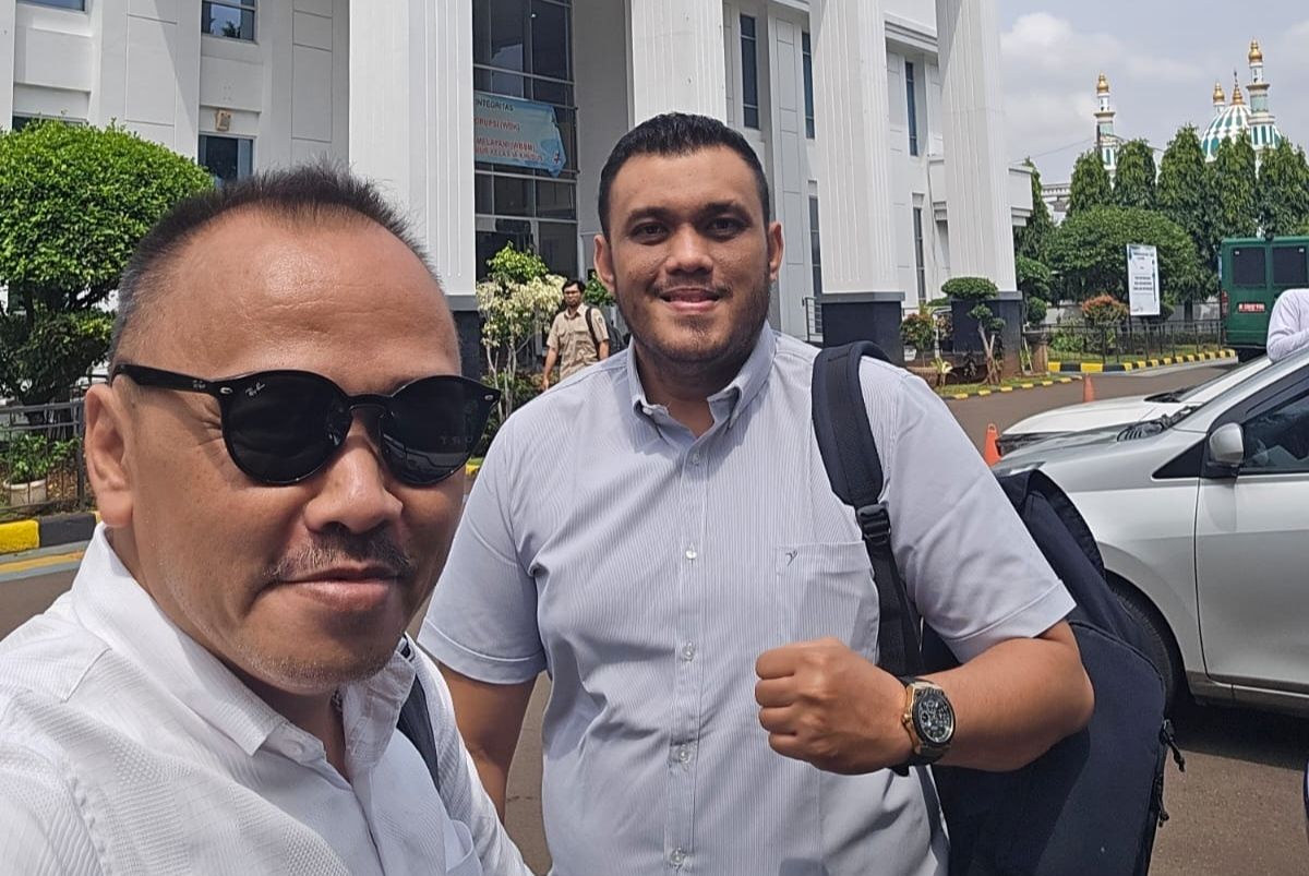 Dr. Yayan Riyanto, SH. MH., dan Verridiano LF Bili, SH. MH.. 