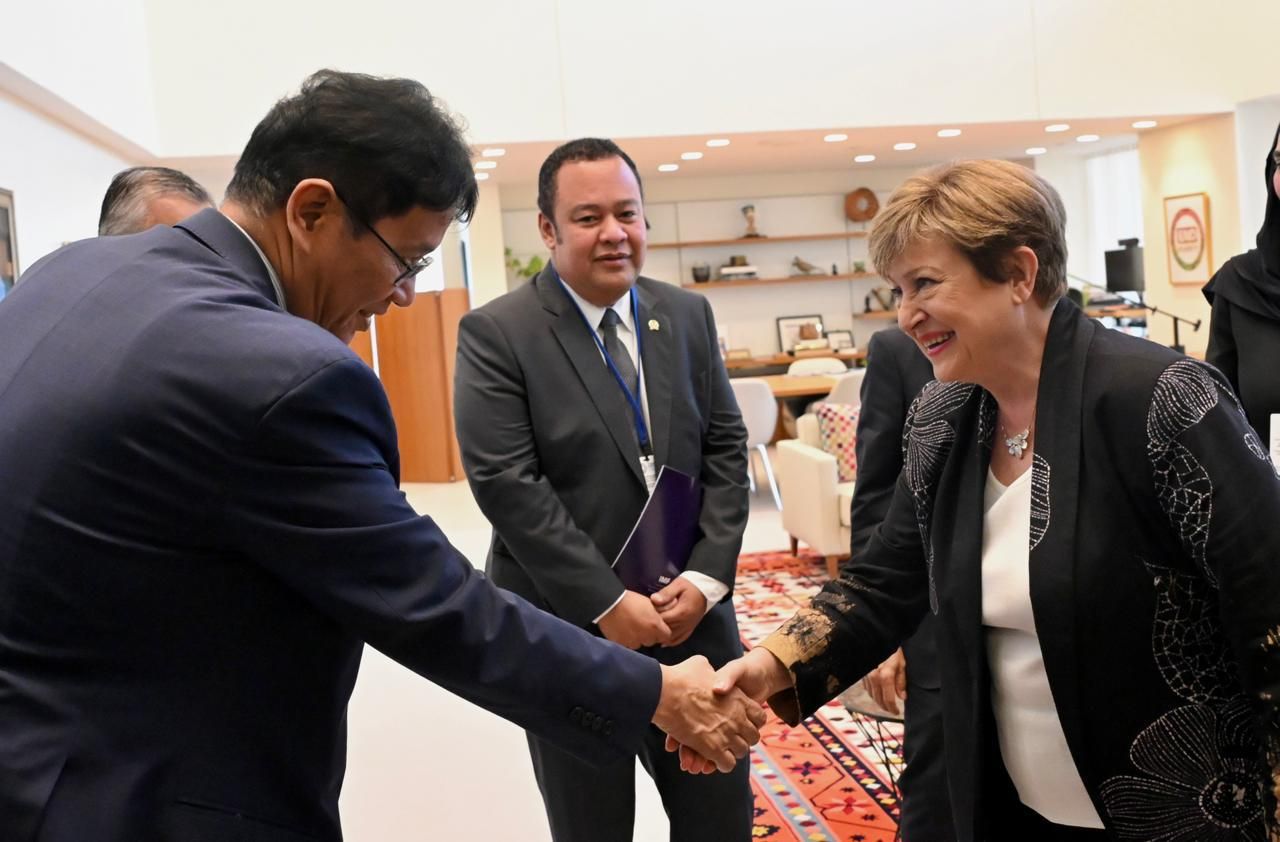 Menteri Keuangan (Menkeu) Purbaya Yudhi Sadewa bertemu dengan Managing Director International Monetary Fund (IMF) Kristalina Georgieva dalam rangkaian agenda internasionalnya di Washington DC, Amerika Serikat (AS).