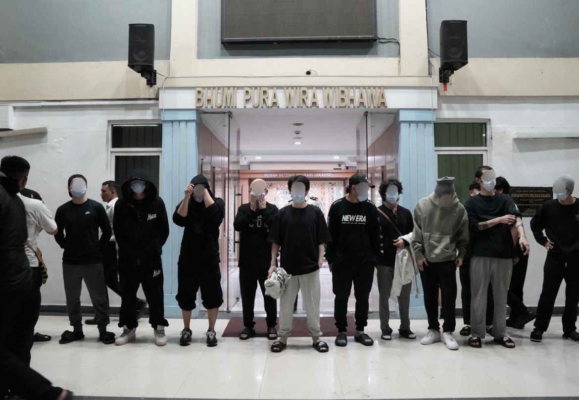 Imigrasi Bogor Deportasi 13 WN Jepang Terlibat Penipuan Daring dari Sentul <b>(Imigras)</b>