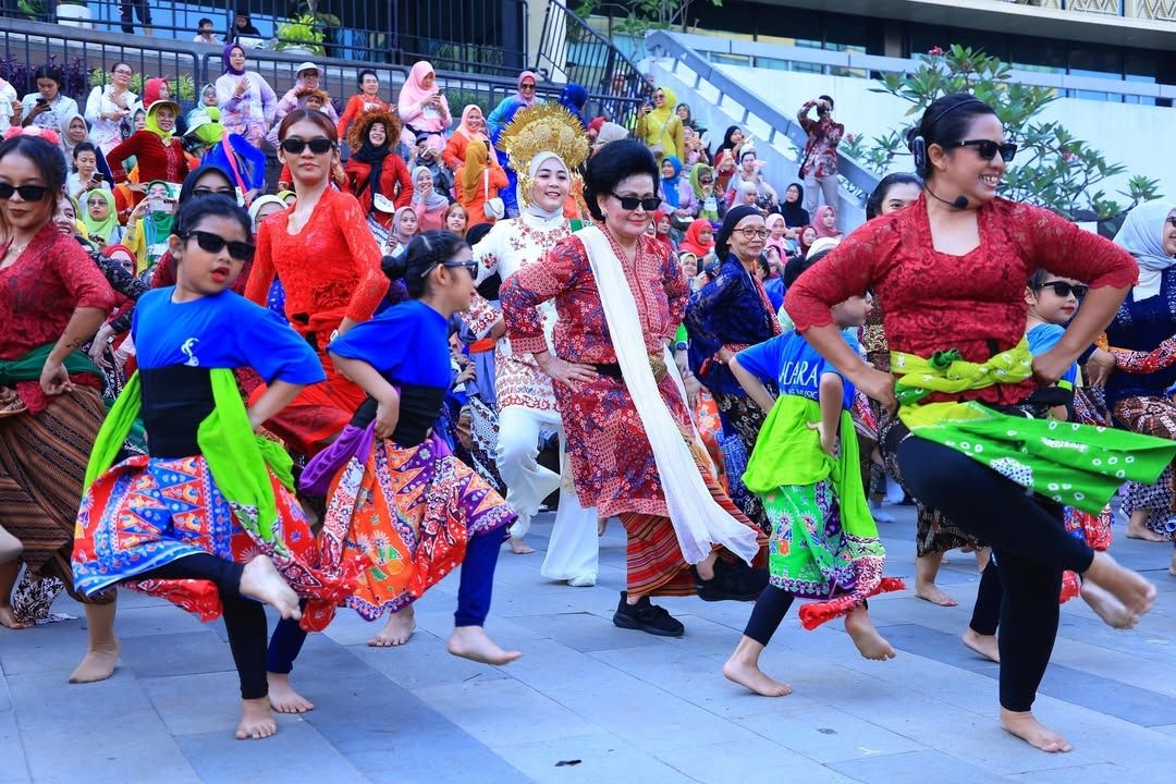 Menjaga Marwah Organisasi, Memperkuat Karya untuk Perempuan Indonesia <b>(Menjaga Marwah Organisasi, Memperkuat Karya untuk Perempuan Indonesia)</b>