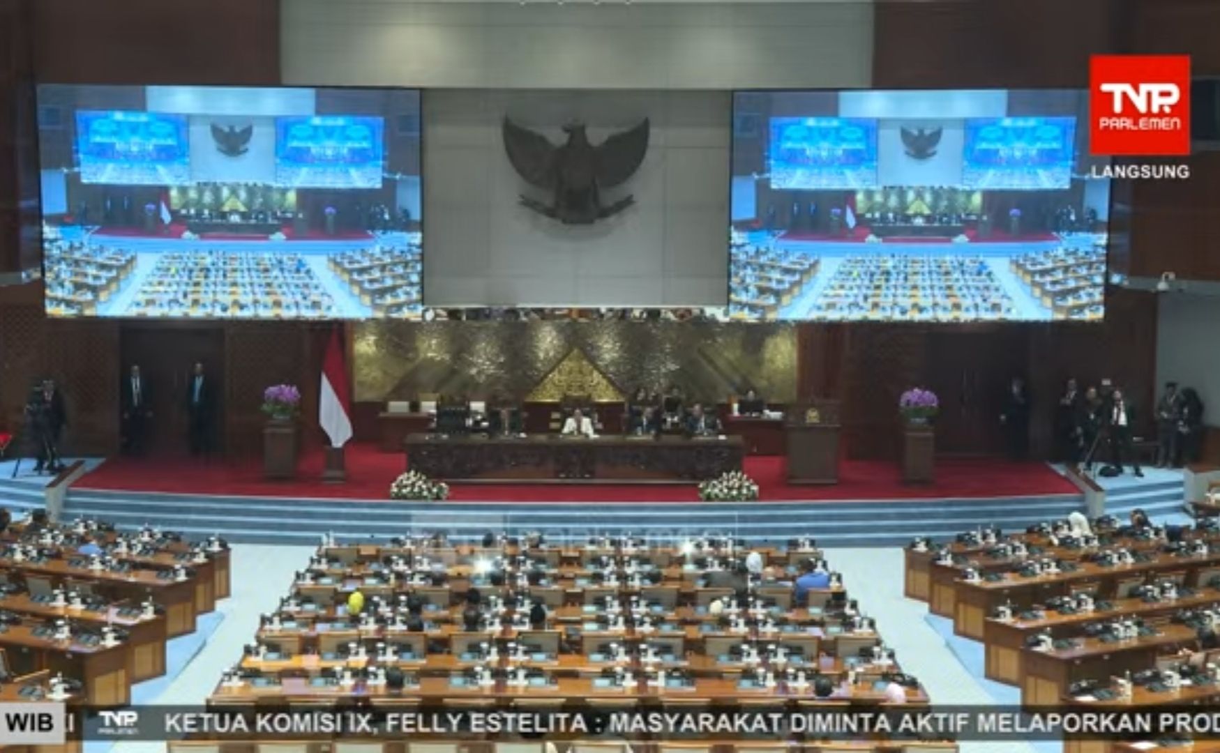Rapat paripurna DPR RI pada Selasa, 21 April 2026.  <b>(YouTube TVR Parlemen)</b>