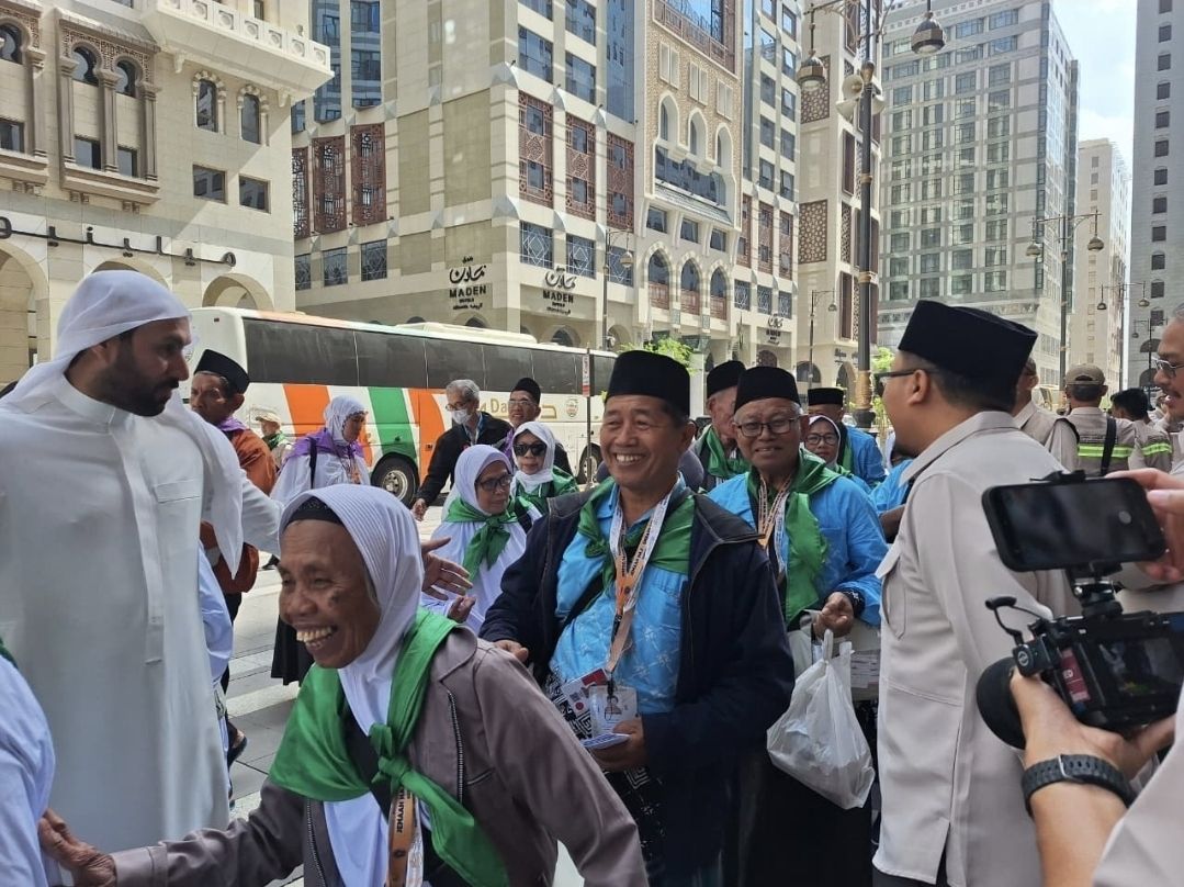 Kloter perdana jemaah haji Indonesia tahun 2026 telah resmi tiba di Madinah pada hari Rabu, 22 April 2026. <b>(Bakom)</b>