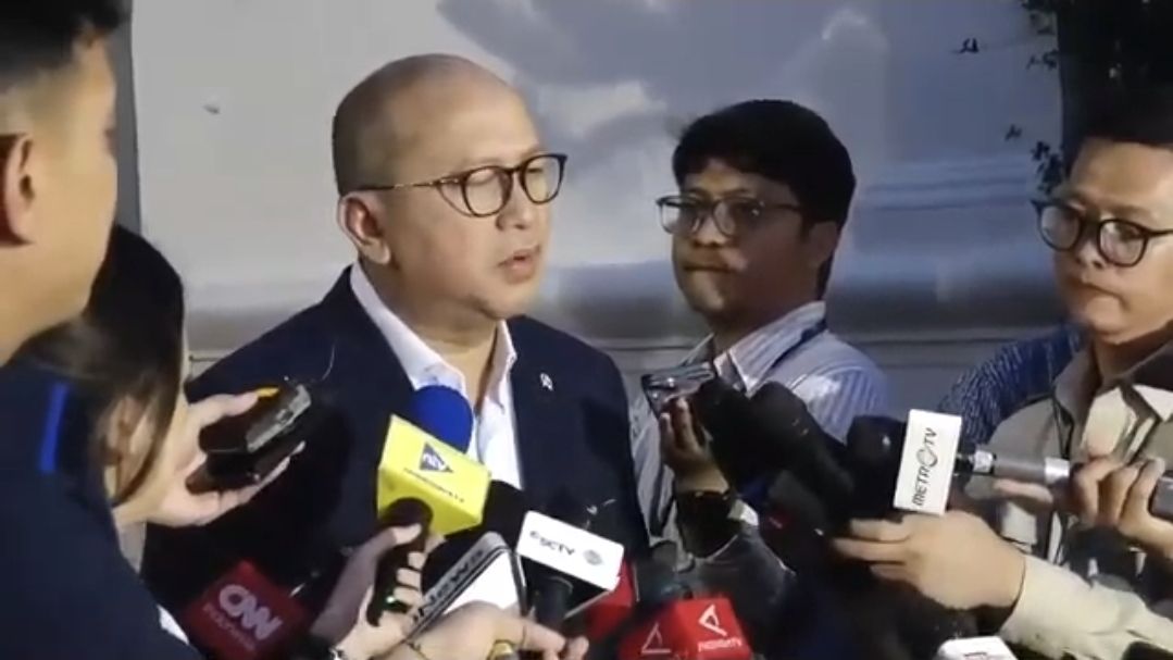 Presiden Prabowo menginstruksikan pemangkasan regulasi investasi yang menghambat agar sejalan dengan standar global OECD.  <b>(Bakom)</b>
