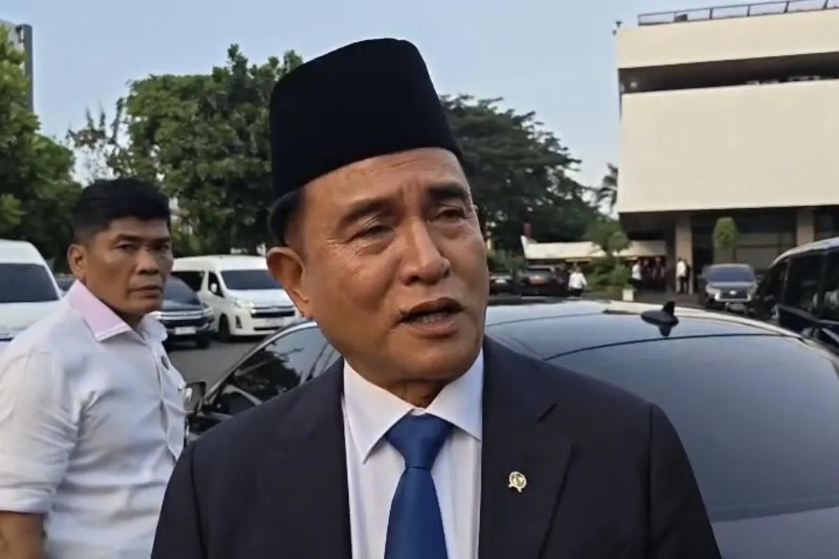 Menteri Koordinator Bidang Hukum, Hak Asasi Manusia, Imigrasi, dan Pemasyarakatan Yusril Ihza Mahendra memberikan keterangan kepada wartawan di kompleks Istana Kepresidenan Jakarta, Senin (27/4/2026) (ANTARA/HO-Dokumentasi Pribadi) <b>(Antara)</b>