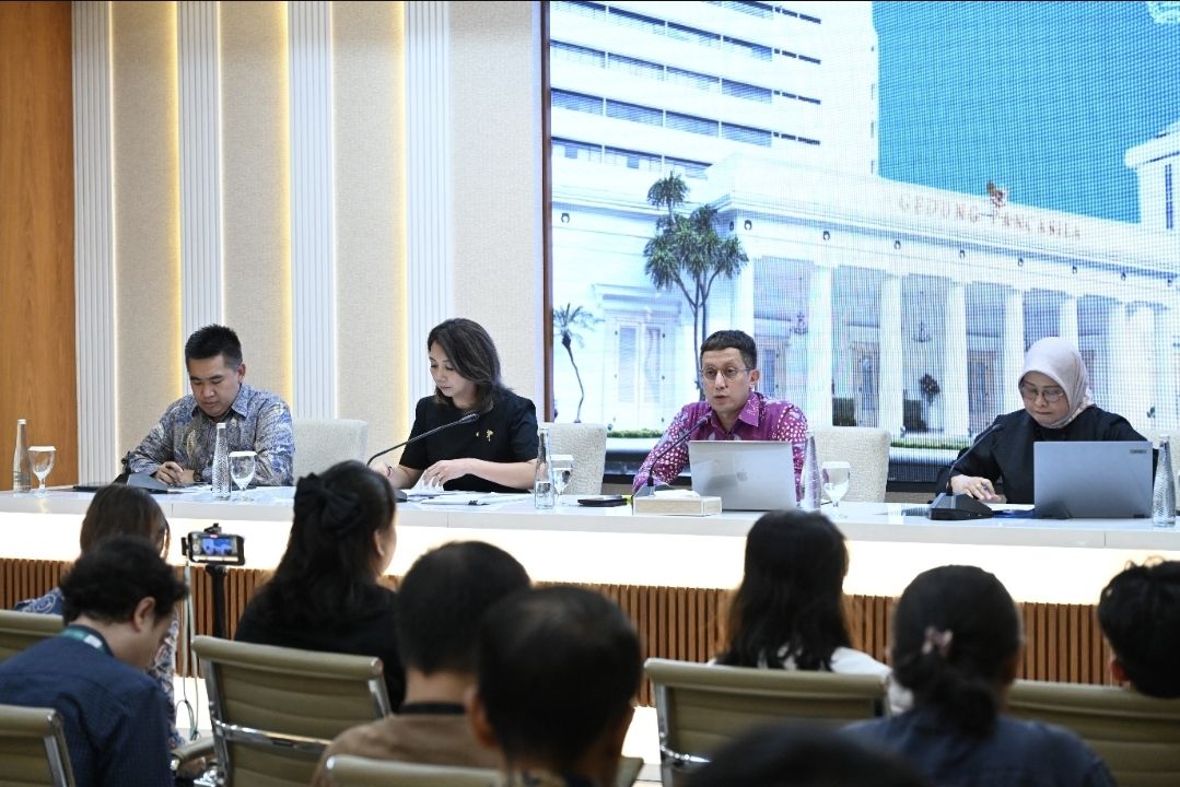 Direktur Pelindungan WNI, Heni Hamidah, menegaskan bahwa tidak ada lagi WNI yang terlantar, dan situasi di wilayah seperti Arab Saudi hingga Uni Emirat Arab kini terpantau berangsur stabil serta kondusif bagi keamanan warga negara kita. <b>(Bakom)</b>