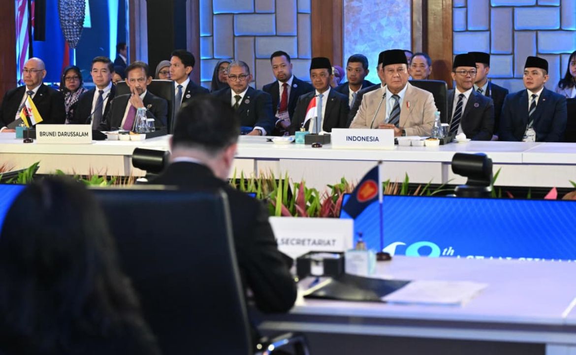 Presiden Republik Indonesia Prabowo Subianto di Konferensi Tingkat Tinggi (KTT) Khusus Brunei Darussalam&ndash;Indonesia&ndash;Malaysia&ndash;Philippines East ASEAN Growth Area (BIMP-EAGA) yang menjadi bagian dari rangkaian KTT ke-48 ASEAN di Cebu <b>(Sekretariat Presiden)</b>
