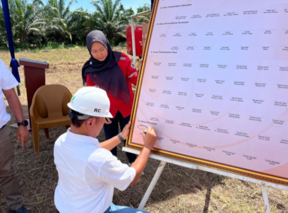 Penandatanganan komitmen bersama sebagai bentuk kolaborasi multipihak dalam memperkuat pencegahan dan pengendalian kebakaran hutan, lahan, dan perkebunan. (Istimewa)