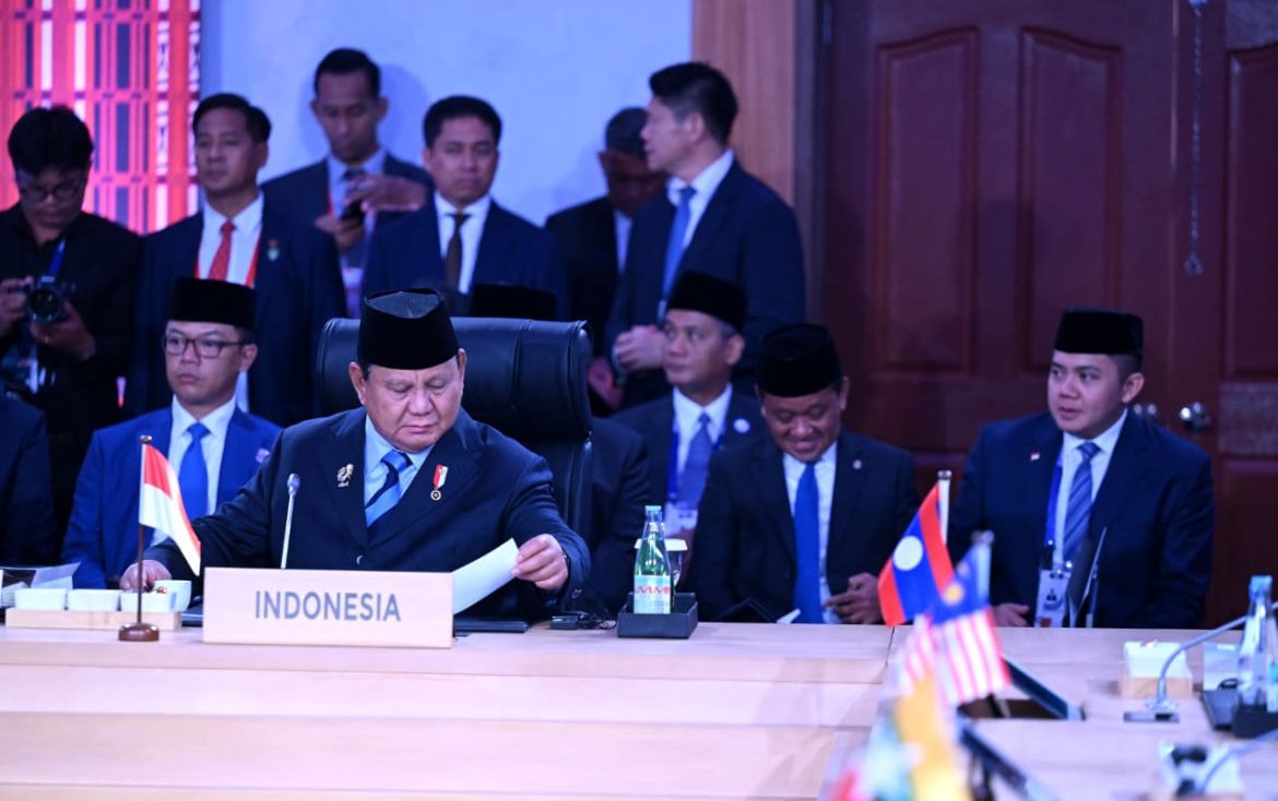 Presiden Republik Indonesia, Prabowo Subianto menghadiri sesi pleno Konferensi Tingkat Tinggi (KTT) ke-48 ASEAN yang digelar di Mactan Expo, Cebu, Filipina, <b>(Setspres)</b>