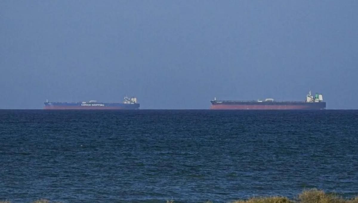 Ilustrasi - Sebuah kapal menunggu untuk melewati Selat Hormuz. ANTARA/Shady Alassar - Anadolu Agency/pri. <b>(Antara)</b>