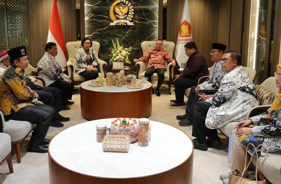 Wakil Ketua DPR RI Sufmi Dasco Ahmad bersilaturahmi dengan perwakilan para guru.  <b>(Instagram)</b>
