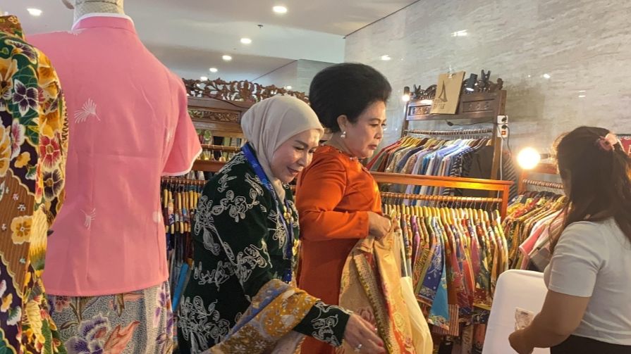 Lina Tampubolon borong UMKM di bazar Kartini Leaders Fest  <b>(NTVNews)</b>