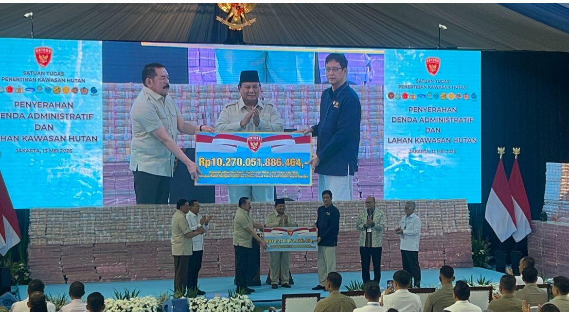 Prabowo Saksikan Langsung Penyerahan Denda Administratif 10,2 T dan Penyelamatan Keuangan Negara <b>(NTVnews)</b>