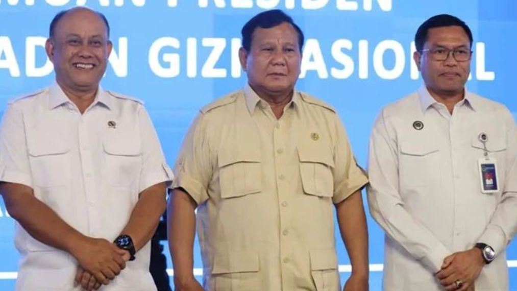 Dadan Hindayana (Kepala BGN), Presiden Prabowo, Sony Sonjaya (Wakil Kepala BGN) <b>(Dokumentasi)</b>