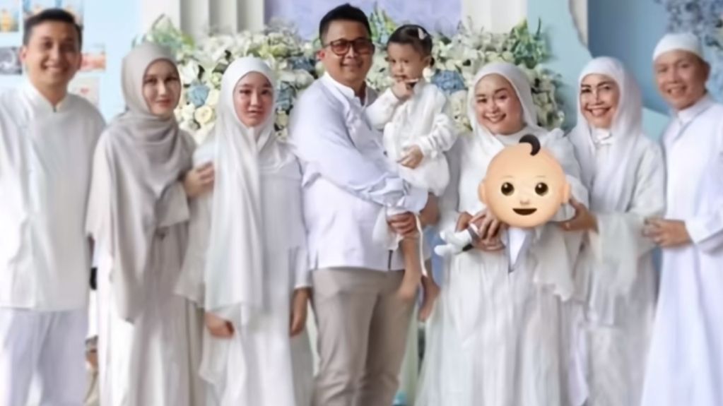 Kevin Gusnadi hadir di acara keluarga besar Ayu Ting Ting  <b>(YouTube )</b>