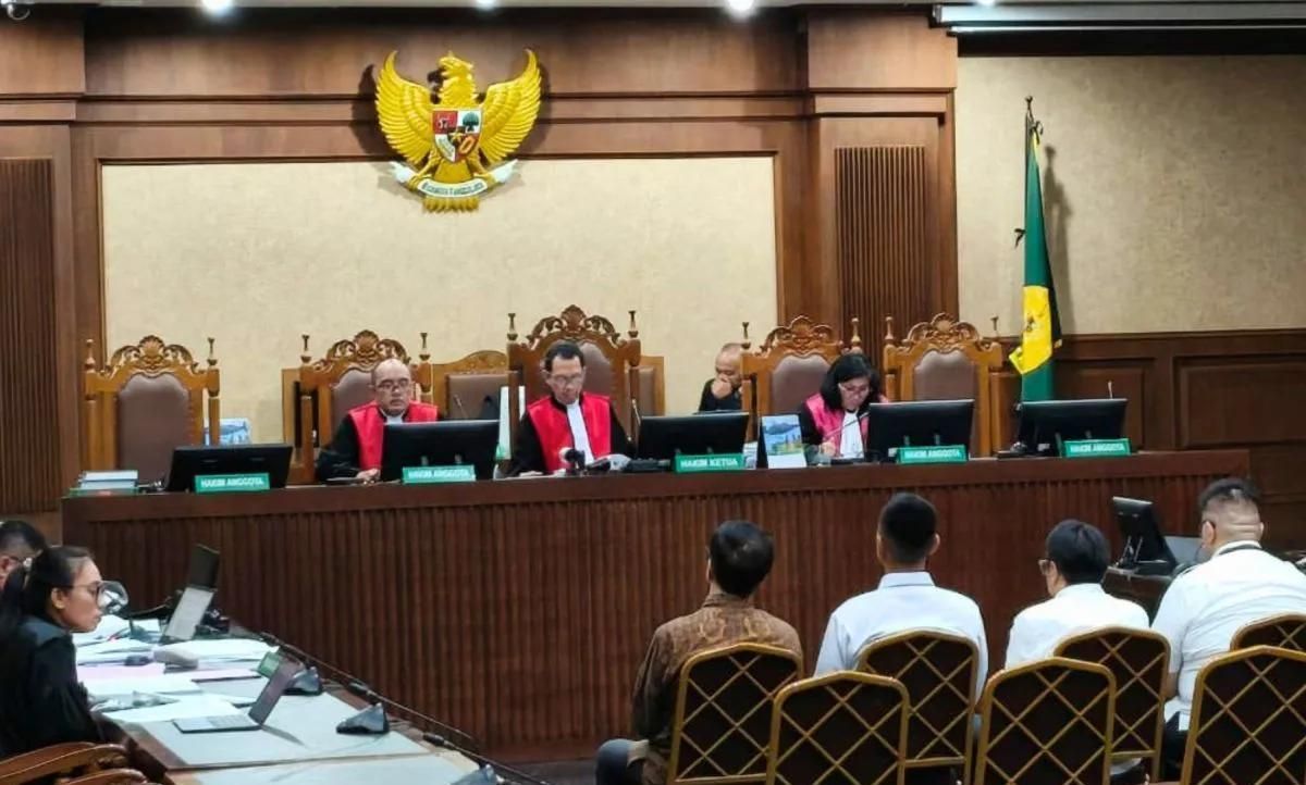 Empat terdakwa kasus dugaan korupsi pembiayaan ekspor nasional pada LPEI, Handoko Limaho, Ryan Wahyudi, Dwi Wahyudi, serta Liu Raymond, dalam sidang pembacaan surat dakwaan di Pengadilan Tipikor pada PN Jakpus, Senin 18 Mei 2026. ANTARA/Agatha Olivia <b>(Antara)</b>