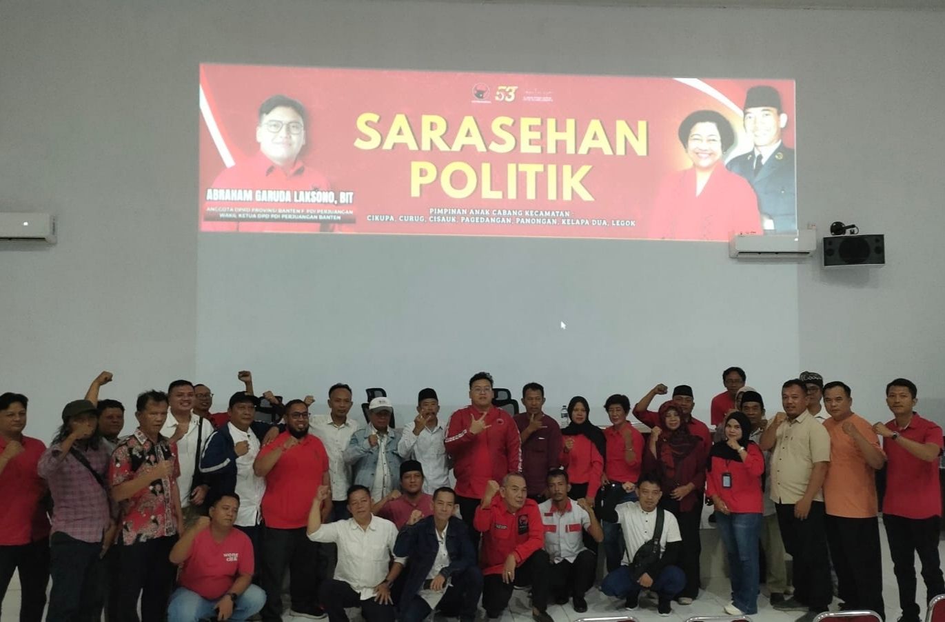 Kegiatan Sarasehan Politik yang digelar Abraham Garuda Laksono. 