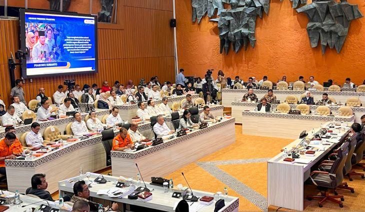 Suasana Rapat Kerja Komisi V DPR RI dengan Kementerian Perhubungan, Kementerian Pekerjaan Umum, Basarnas, KNKT, hingga kepolisian soal insiden tabrakan kereta api di Stasiun Bekasi Timur, Jawa Barat, di Jakarta, Kamis 21 Mei 2026. ANTARA/Harianto <b>(Antara)</b>