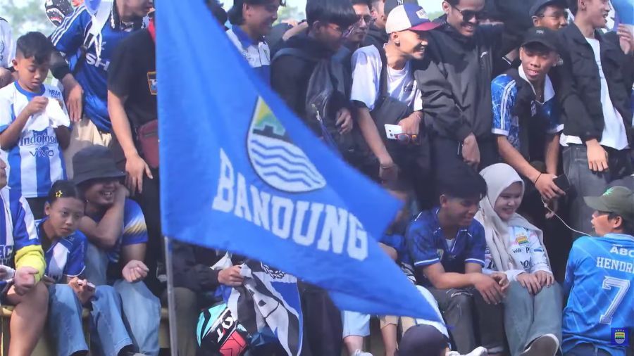 Bobotoh Konvoi Kemenangan Persib Bandung  <b>(Youtube Persib)</b>