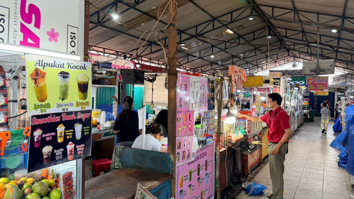 Aktivitas pedagang di Pajus Medan, Sumatera Utara kembali berjalan normal setelah PLN berhasil melakukan pemulihan sistem kelistrikan secara bertahap pascagangguan pada jaringan interkoneksi Sumatra. (Foto: Dok/Istimewa)