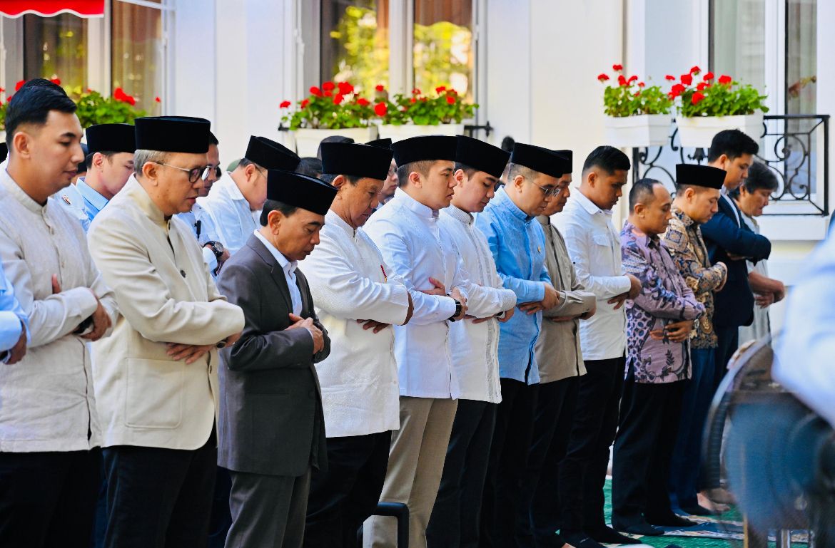 Momen Prabowo Salat Iduladha 1447 H Bersama Diaspora Indonesia di Paris <b>(Setpres)</b>