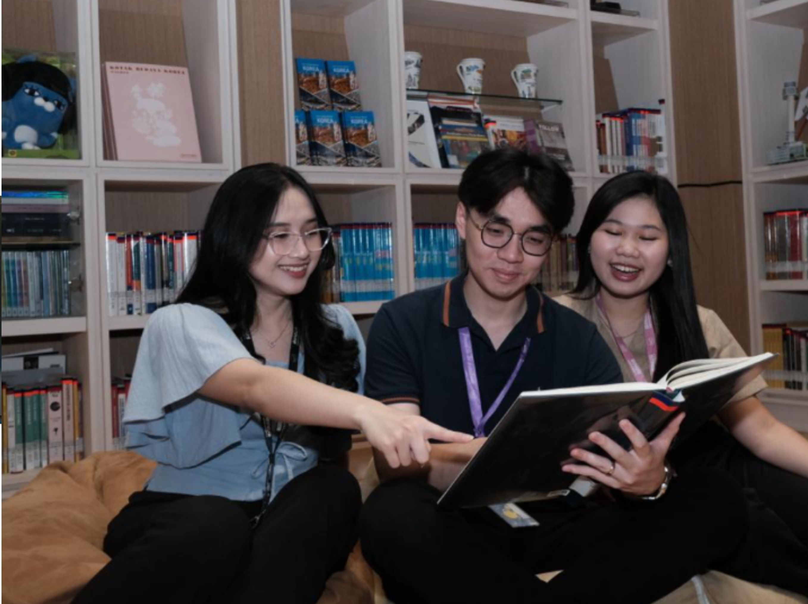 BINUS University juga menghadirkan Multi-Campus Program yang memungkinkan mahasiswa merasakan pengalaman belajar di berbagai kampus BINUS dengan karakteristik dan keunggulan yang berbeda. <b>(BINUS)</b>