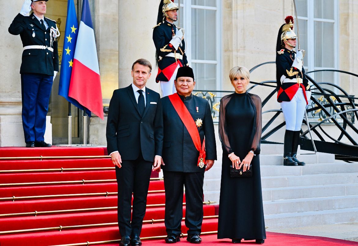 Jakarta -&nbsp;  Presiden Prabowo Hadiri Jamuan Santap Malam Kenegaraan di Istana &Eacute;lys&eacute;e Paris <b>(Sekretariat Presiden)</b>