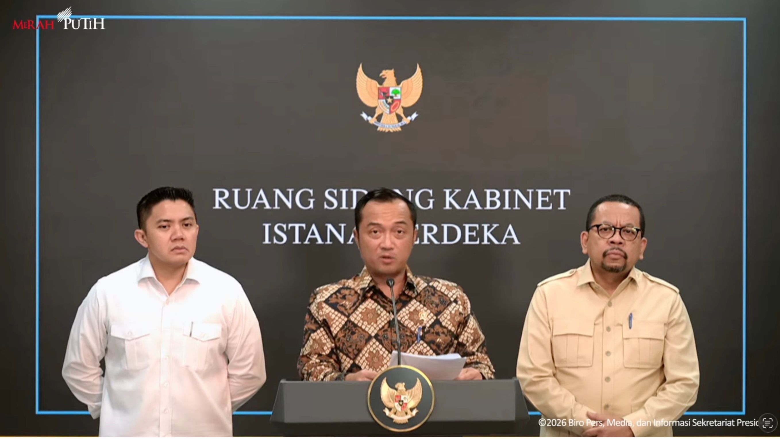 Mensesneg Prasetyo Hadi mengumumkan pencopotan Kepala BGN Dadan Hindayana. <b>(YouTube)</b>