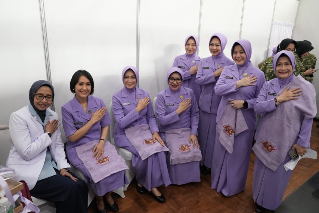 Ikatan Kesejahteraan Keluarga TNI (IKKT) Pragati Wira Anggini (PWA) mencatatkan prestasi nasional dengan meraih penghargaan dari Museum Rekor Dunia Indonesia (MURI) melalui pelaksanaan vaksinasi campak. <b>(Istimewa)</b>