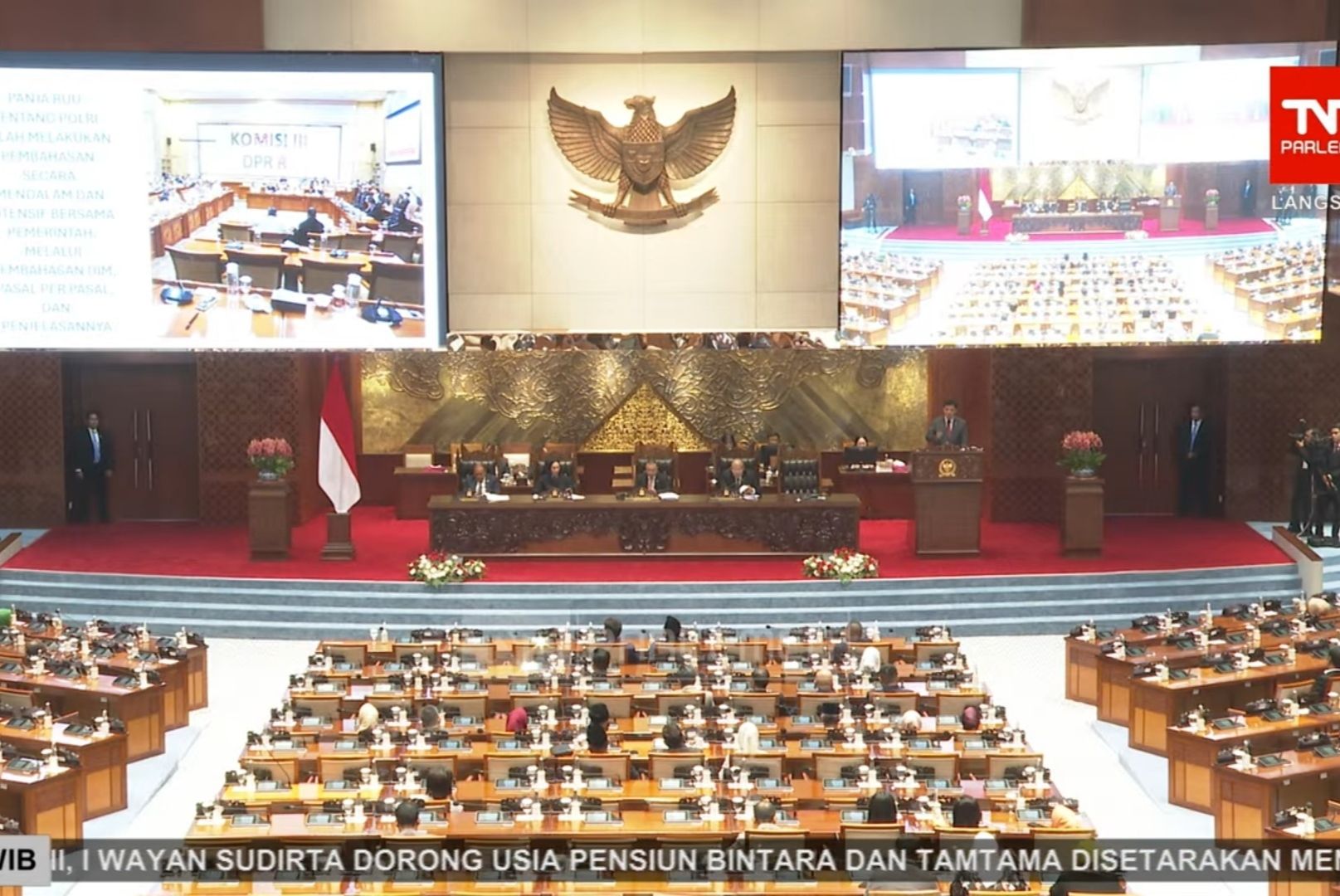 Rapat paripurna DPR RI.  <b>(YouTube TVR Parlemen)</b>
