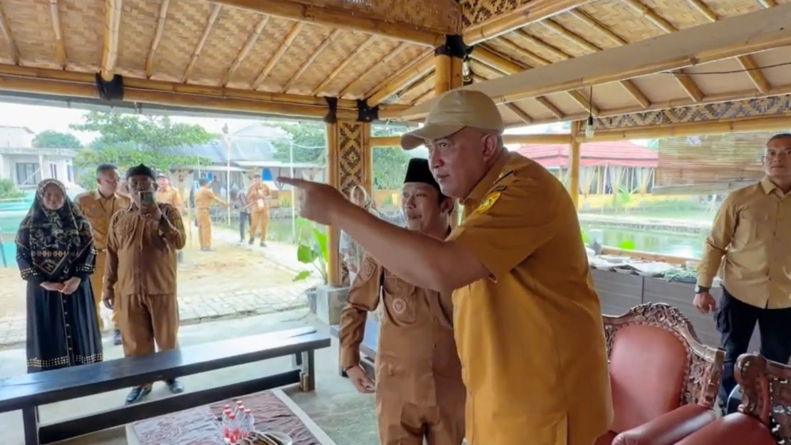 Bupati Bogor Rudy Susmanto Dialog Bersama Komunitas Budidaya Ikan di Ciseeng <b>(Istimewa)</b>