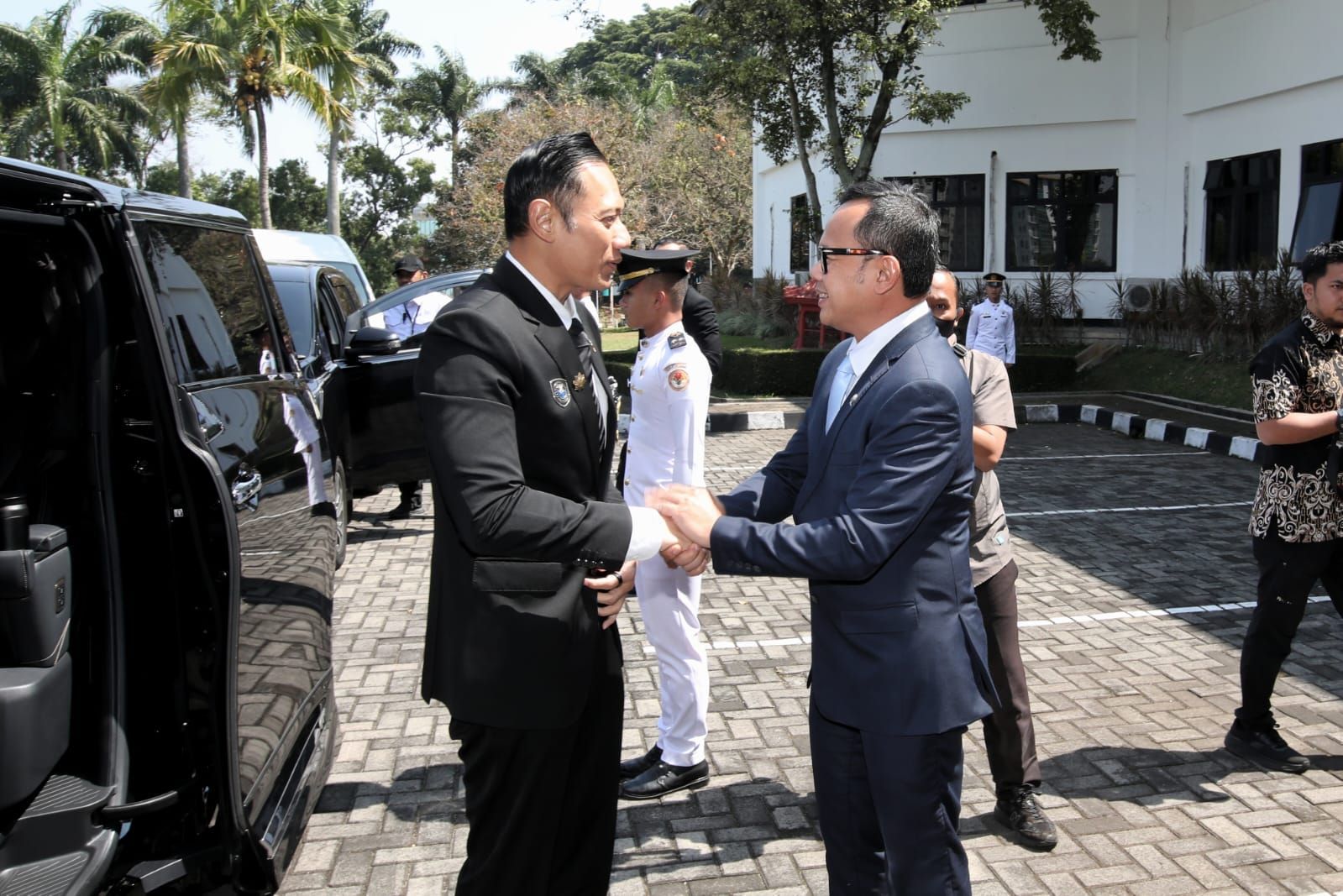AHY dan Bima Arya Sugiarto saat berkunjung ke IPDN Jatinangor, Sumedang, Jawa Barat, pada Kamis, 18 Juni 2026 <b>(Kemenkoinfra)</b>