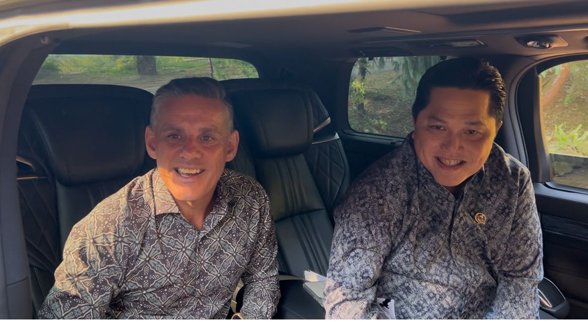 Menpora Eric Thohir dan Pelatih Timnas John Herdman tiba di Hambalang <b>(NTVnews)</b>