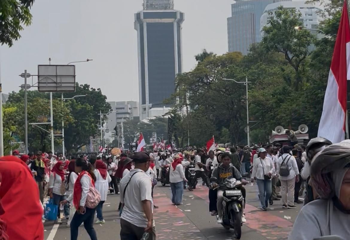 Demo dukung MBG di kawasan Patung Kuda Jakarta Pusat <b>(NTVNews.id/Adiansyah)</b>