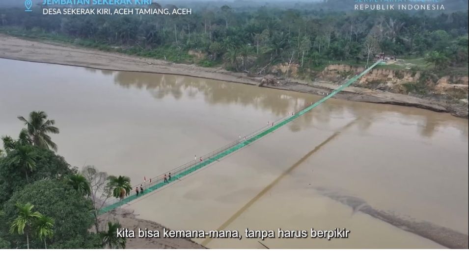 Sekretaris Kabinet Teddy Indra Wijaya membagikan video yang menampilkan progres pembangunan jembatan gantung di berbagai wilayah Indonesia <b>(Istimewa)</b>