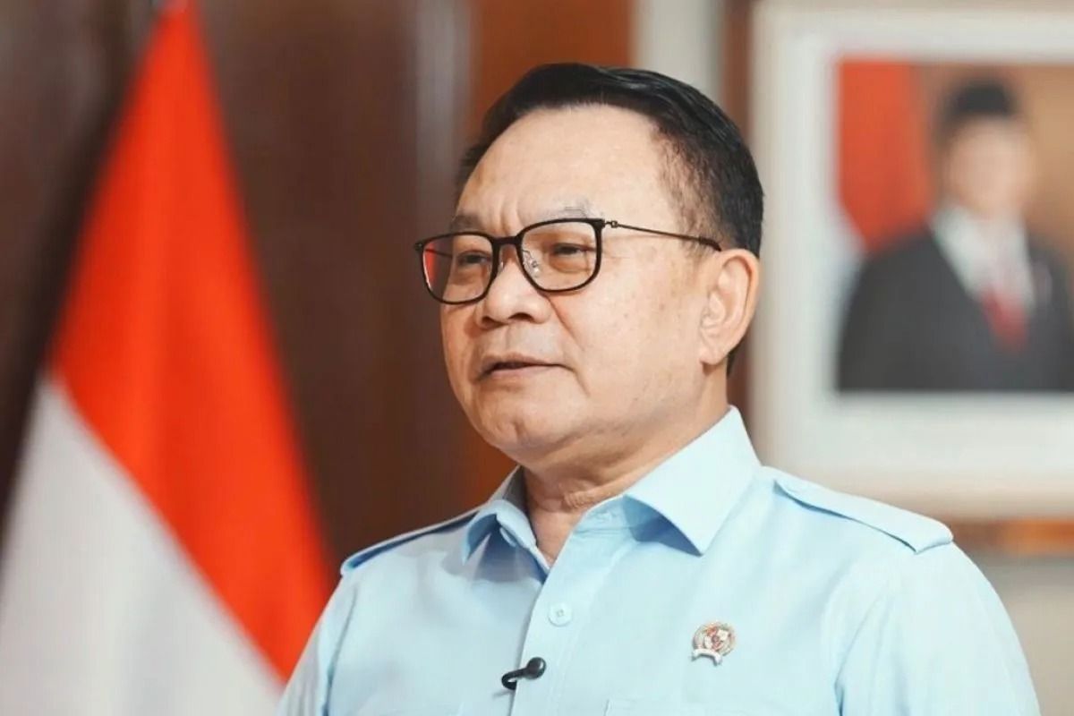 Kepala Staf Kepresidenan Jenderal TNI (Purn.) Dudung Abdurachman ketika memberikan keterangan di Gedung Bina Graha, Kompleks Istana Kepresidenan, Jakarta, Kamis, 25 Juni 2026. <b>(Antara)</b>