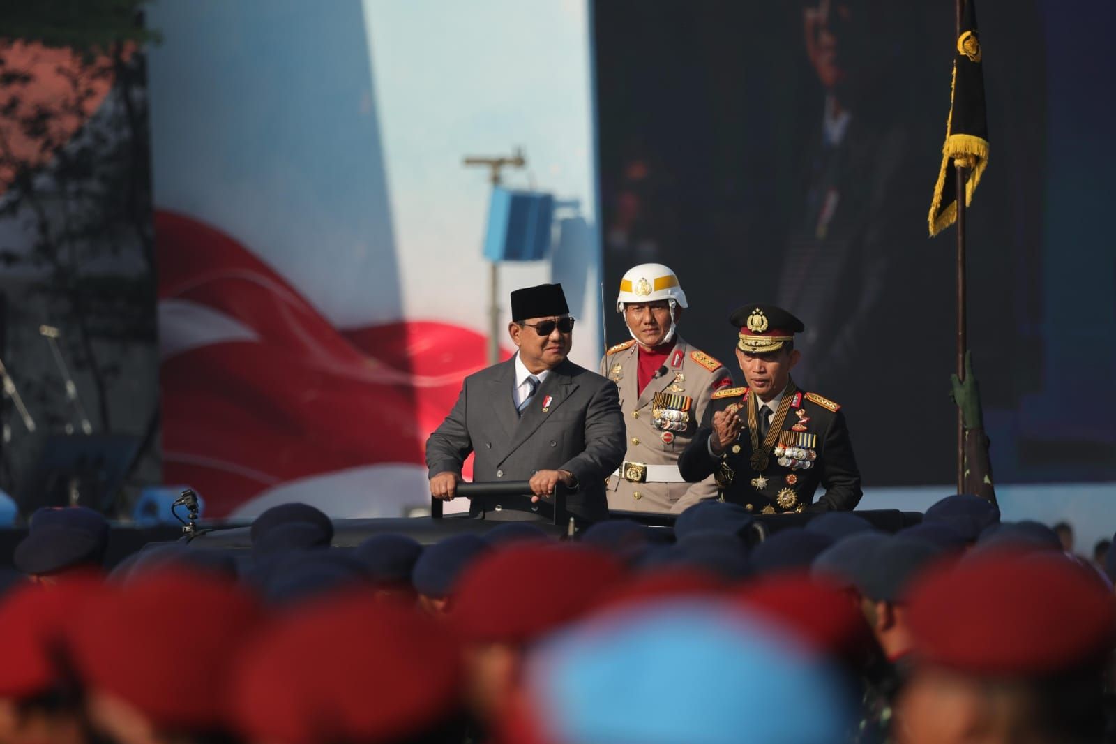 Presiden Prabowo Subianto menegaskan hukum harus menjadi pelindung bagi rakyat, terutama masyarakat yang paling lemah. Penegakan hukum harus adil, tanpa penyalahgunaan wewenang, kriminalisasi, maupun tebang pilih.