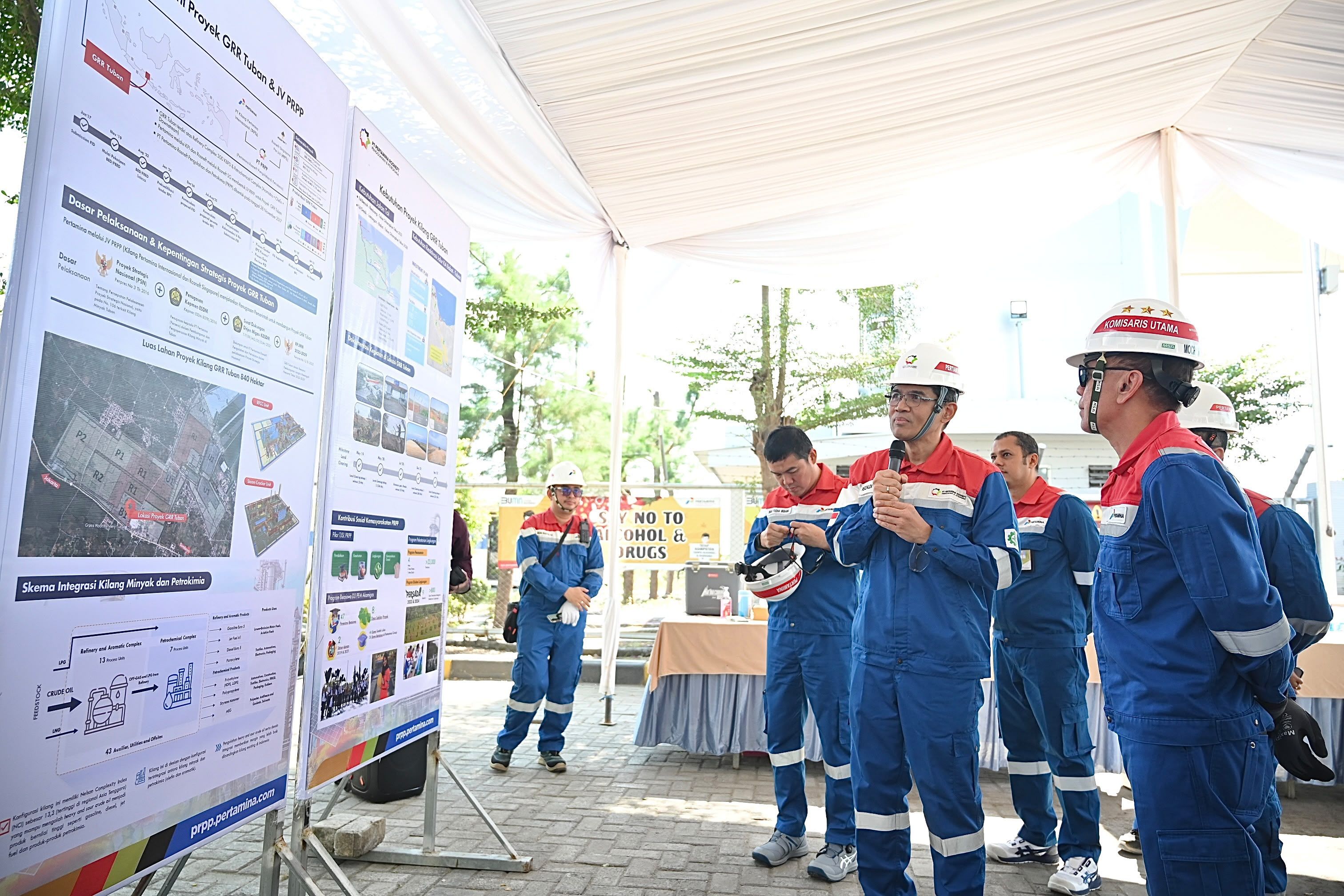 President Direktur PT PRPP, Reizaldi Gustino memaparkan materi proyek strategis nasional (PSN) saat Management Walkthrough ke kawasan New Grass Root Refinery Tuban di Kabupaten Tuban, Jawa Timur pada Selasa (30/06/2026). <b>(Pertamina)</b>