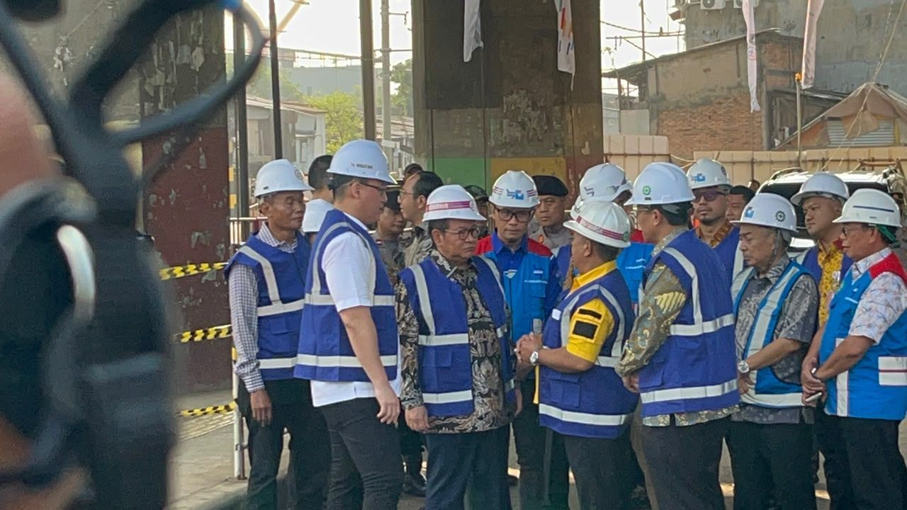 Pramono Anung Tinjau Flyover Latumenten <b>(NTVNews.id/Adiansyah)</b>