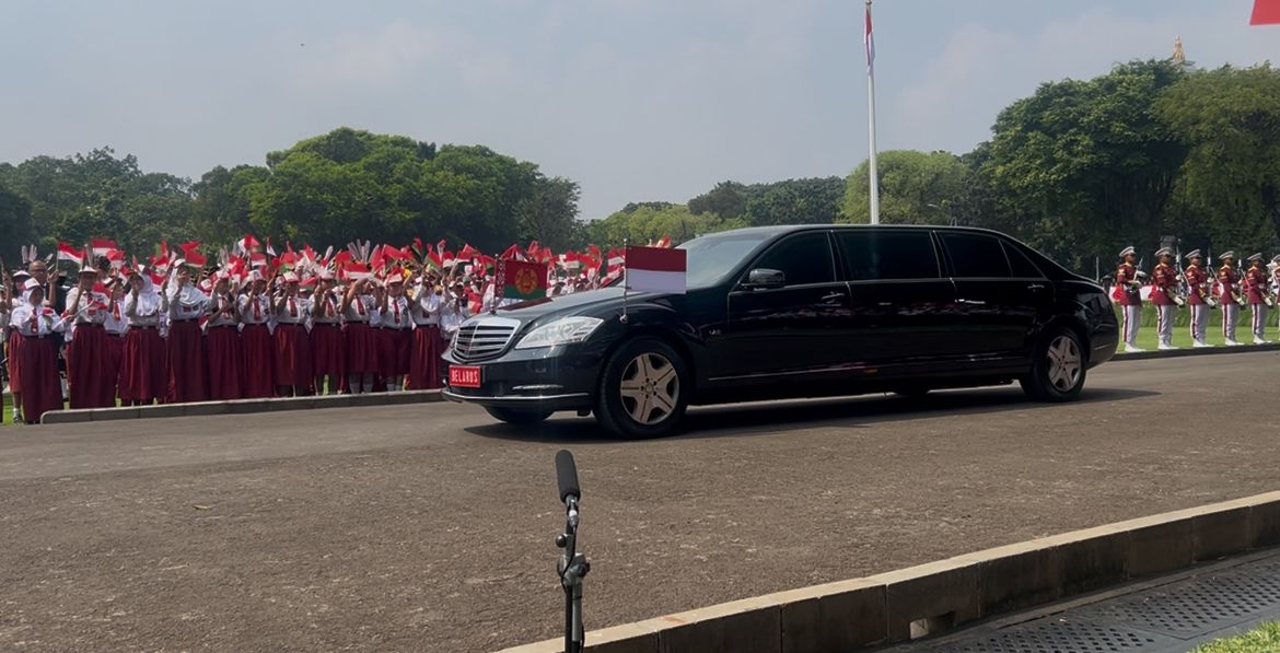 Prabowo Sambut Hangat Presiden Belarus Alexander Lukashenko di Istana Merdeka <b>(NTVnews)</b>
