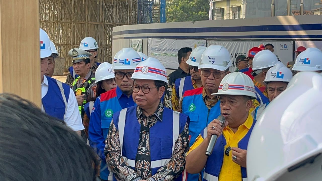 Pramono Anung Tinjau Flyover Latumenten <b>(NTVNews.id/Adiansyah)</b>