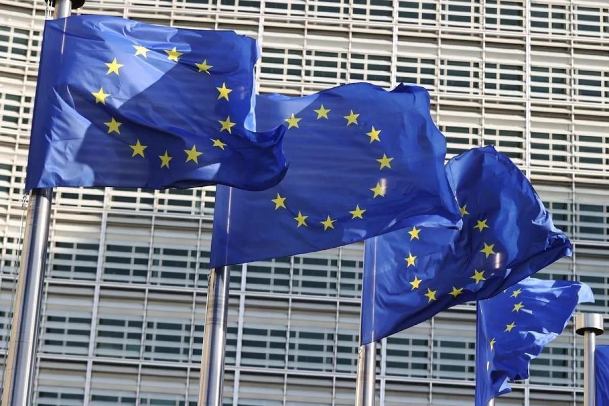 Bendera-bendera Uni Eropa berkibar di markas di Brussel, Belgia, pada 23 Mei 2025 <b>(Antara)</b>