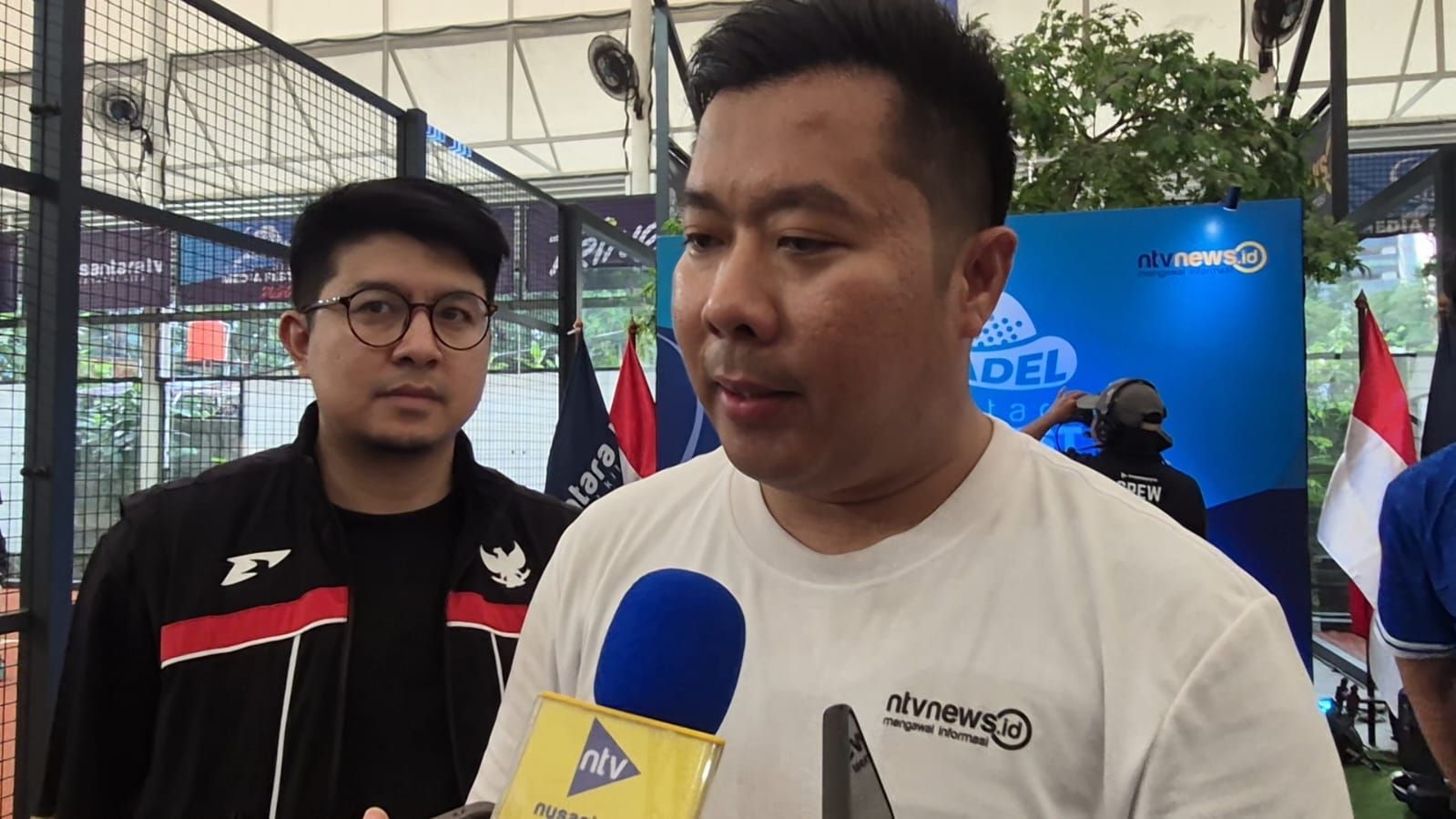 Direktur Nusantara TV Randy Monthonaro Tampubolon bersama Pemimpin Redaksi Nusantara TV Abraham Silaban <b>(Ntvnews.id-Muslimin Trisyuliono)</b>