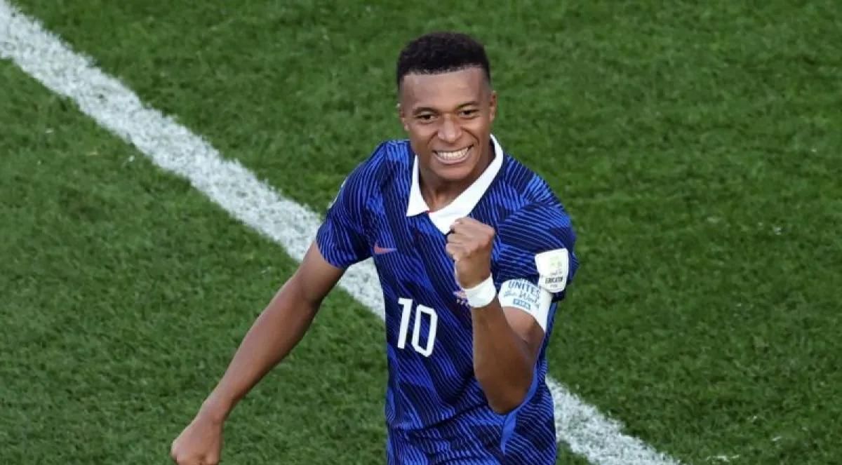Pesepak bola Timnas Prancis Kylian Mbappe berselebrasi usai mencetak gol lewat penalti ke gawang Timnas Paraguay pada babak 16 besar Piala Dunia 2026 di Stadion Philadelphia Stadium, Amerika Serikat, Sabtu, 4 Juli 2026 waktu setempat. Prancis melaju  <b>(Antara)</b>