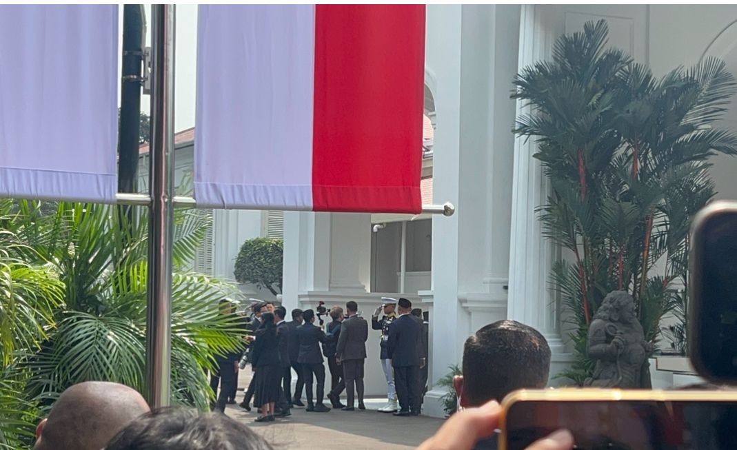 Prabowo Subianto menerima kunjungan Perdana Menteri Singapura Lawrence Wong di Istana Merdeka, Jakarta, Senin, 6 Juli 2026, dalam rangka pertemuan tahunan pemimpin kedua negara / Leaders' Retreat <b>(NTVnews)</b>