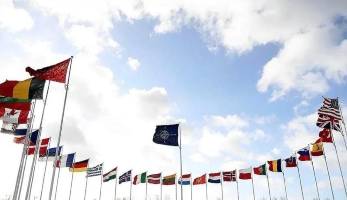 Ilustrasi - Deretan bendera negara-negara Pakta Pertahanan Atlantik Utara (NATO). <b>(Antara)</b>
