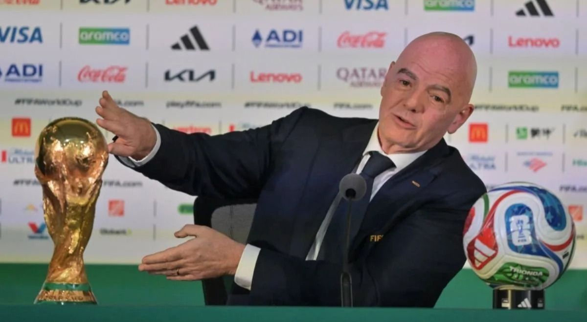 Presiden FIFA Gianni Infantino menyampaikan keterangan kepada wartawan pada sehari menjelang pembukaan Piala Dunia 2026 di Stadion Azteca, Mexico City, Meksiko, Rabu (10/6/2026). Gianni mengapresiasi kesiapan pemerintah Meksiko dalam mempersiapkan Pi <b>(Antara)</b>