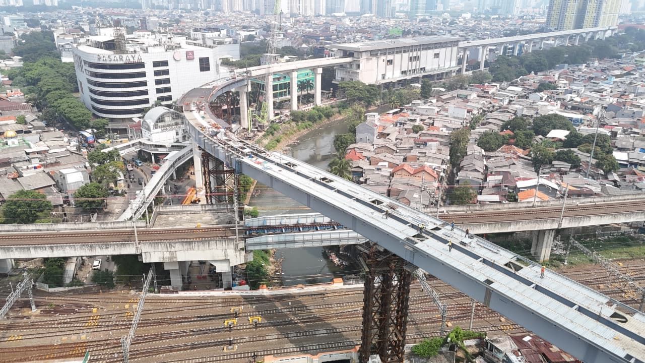 Girder Terakhir Terpasang, LRT Jakarta Fase 1B Velodrome-Manggarai Tersambung 100 Persen <b>(LRT Jakarta)</b>